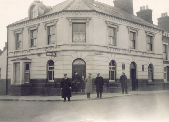 The Victoria Hotel in Penygroes c. 1950