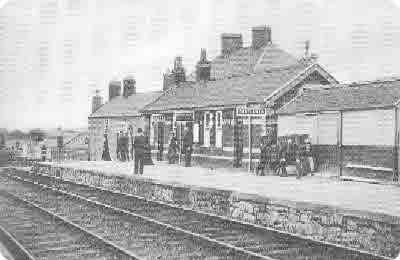 The platform and station at Y Groeslon